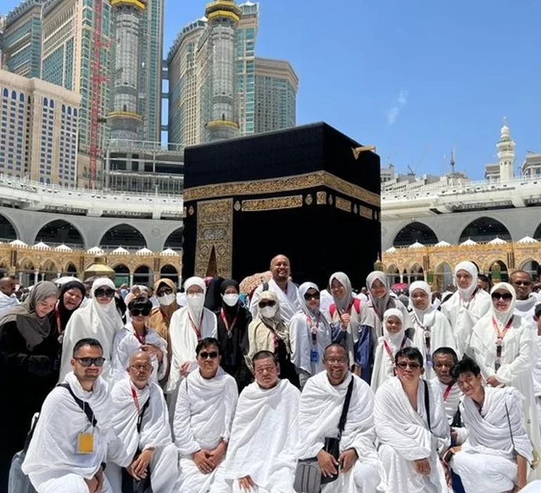 Umrah-package-for-family