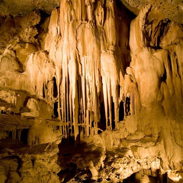 Al Hoota Cave